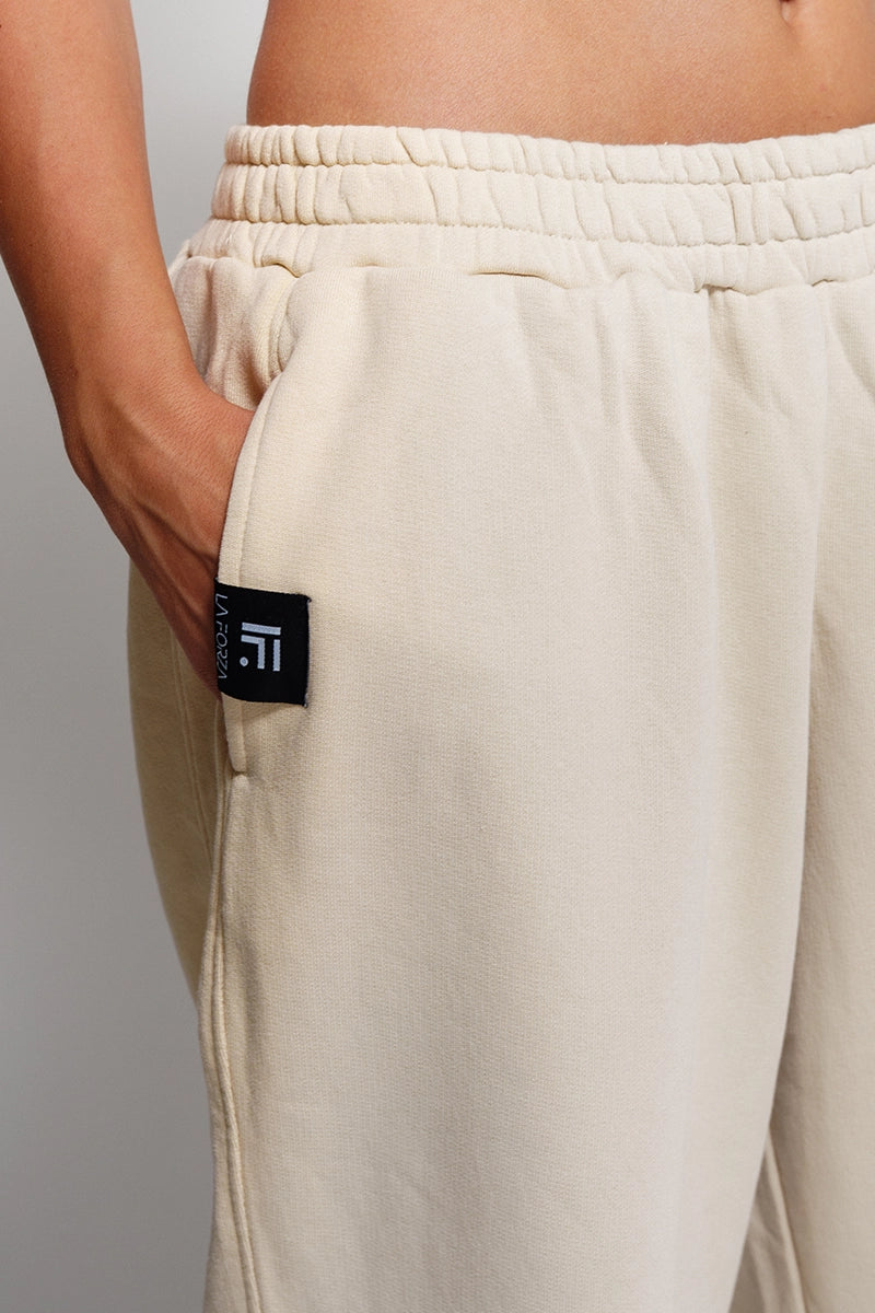 Sweatpants mujer Arena - Loungeful Barrel Pant-Sand | La Forza Athletica