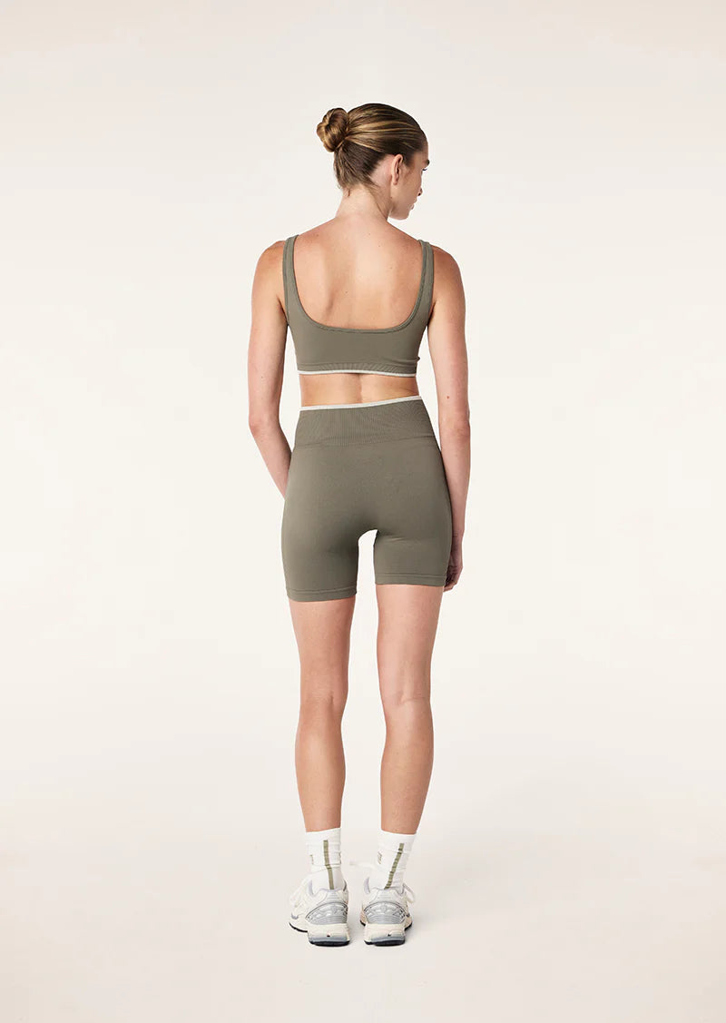 Shorts mujer Caqui - Restore Seamless Bike Short 5"-Khaki | La Forza Athletica