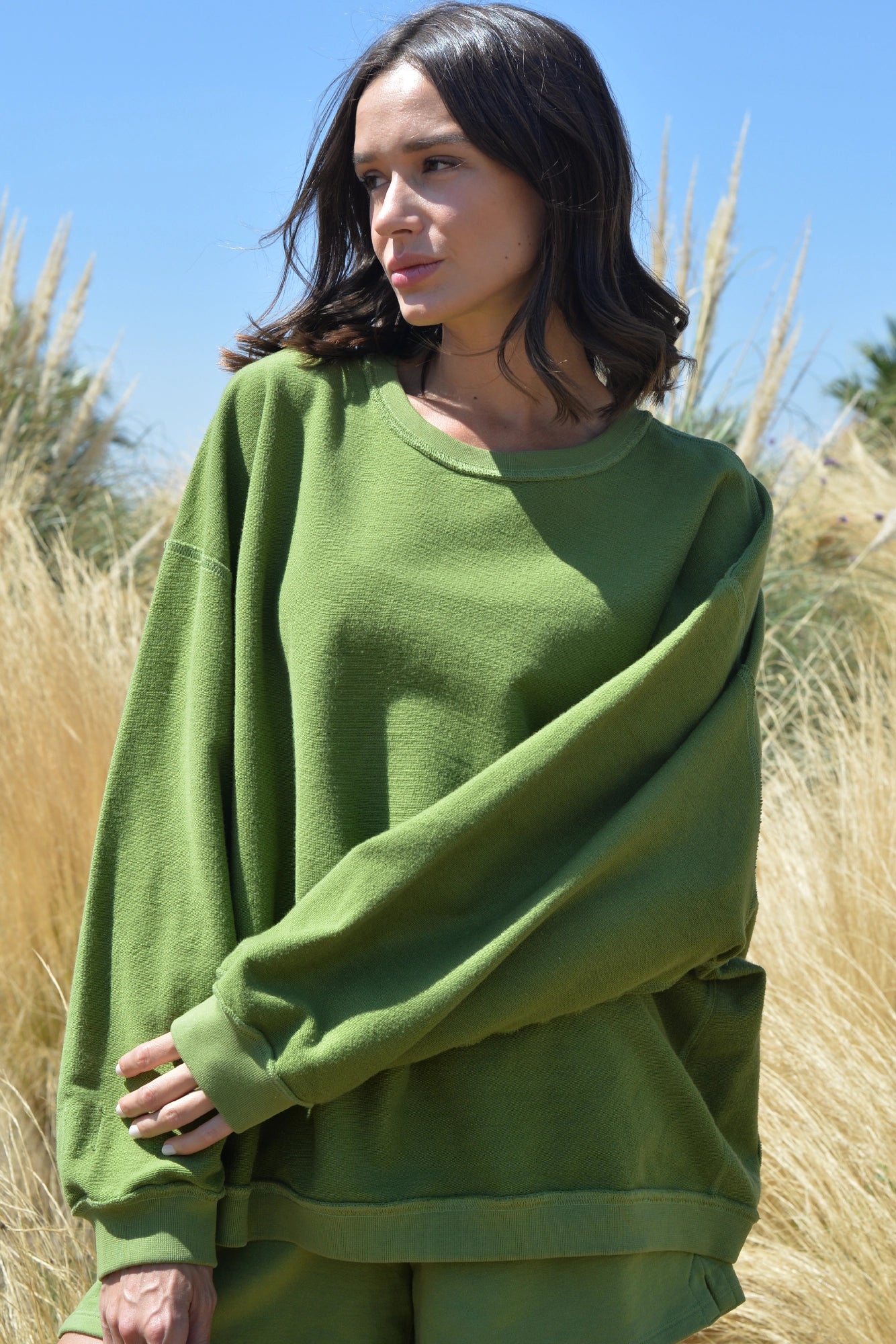 Polerones mujer Verde - Reversible Overized Crew-Matcha Green | La Forza Athletica