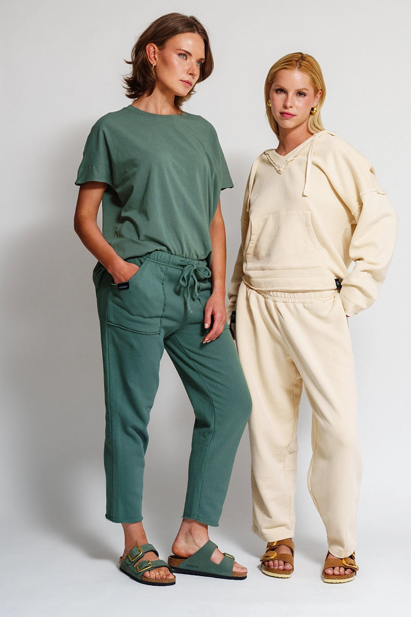 Sweatpants mujer Arena - Loungeful Barrel Pant-Sand | La Forza Athletica
