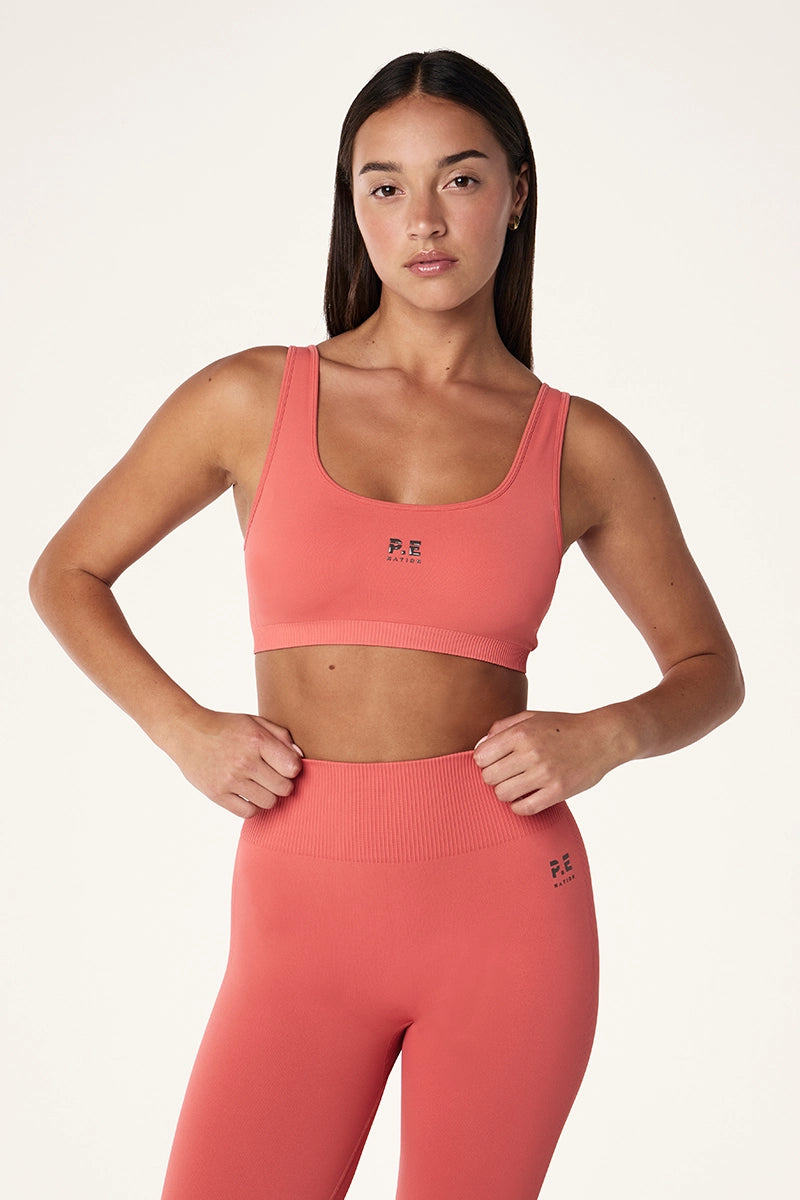 Peto Deportivo mujer Rojo - Restore Seamless Scoop Bra-Brick Red | La Forza Athletica