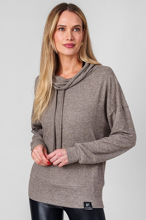 Polerones mujer Café - La Forza Athletica Polerón Mujer Solana Soft Cowlneck Pullover - Café | La Forza Athletica