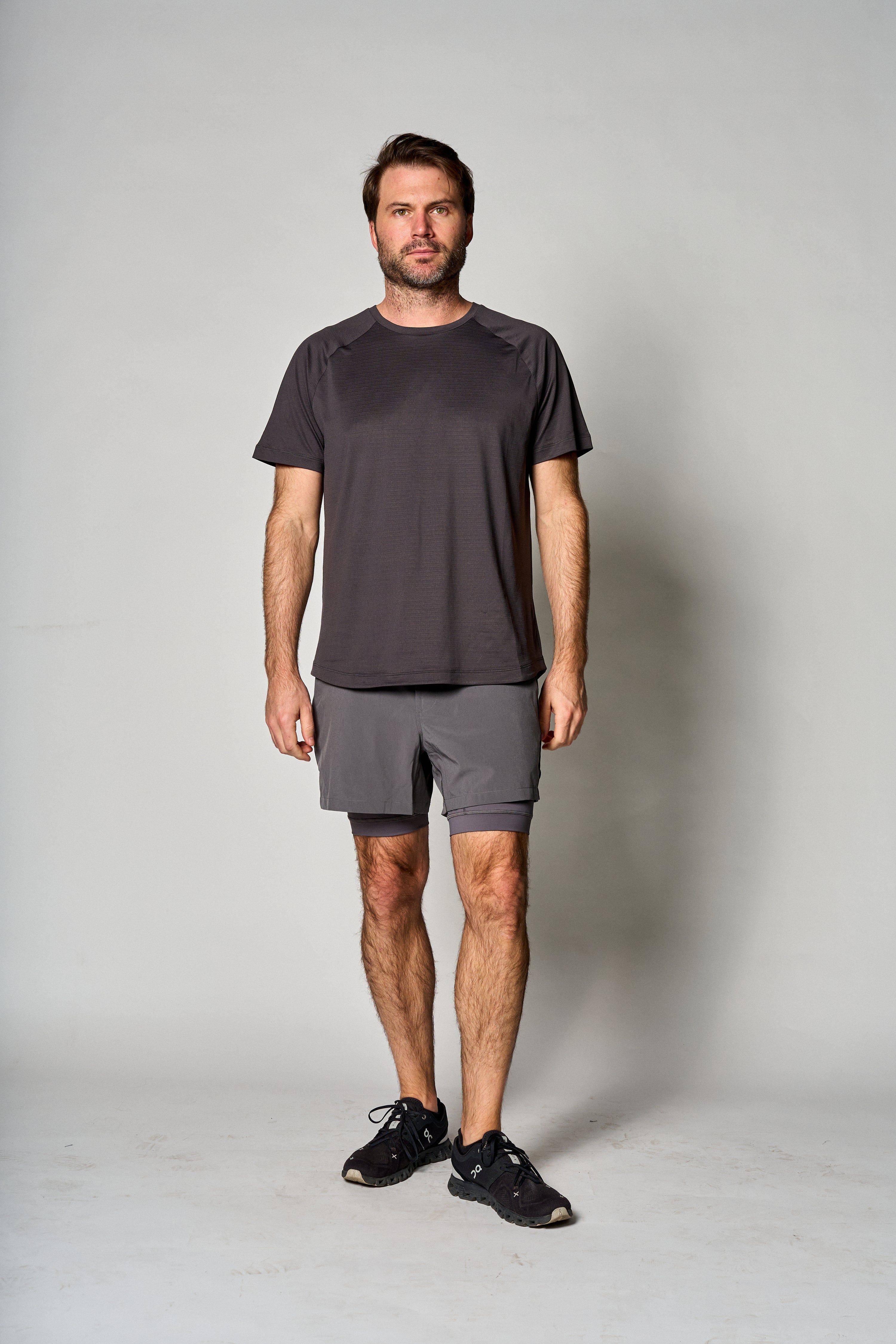 Short Core 5 pulgadas con forro color gris - frente - La Forza Athletica