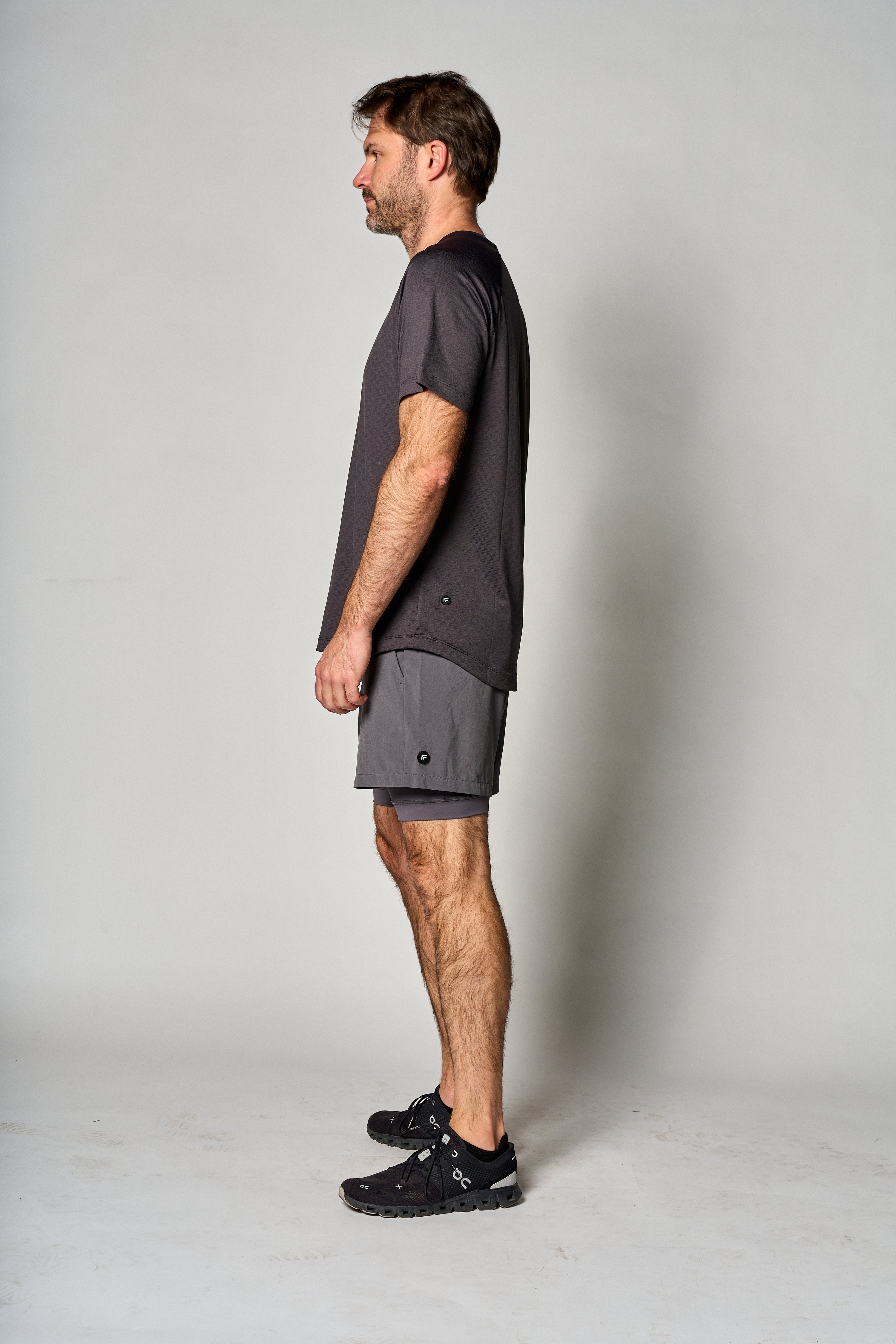 Short Core 5 pulgadas con forro color gris - perfil - La Forza Athletica