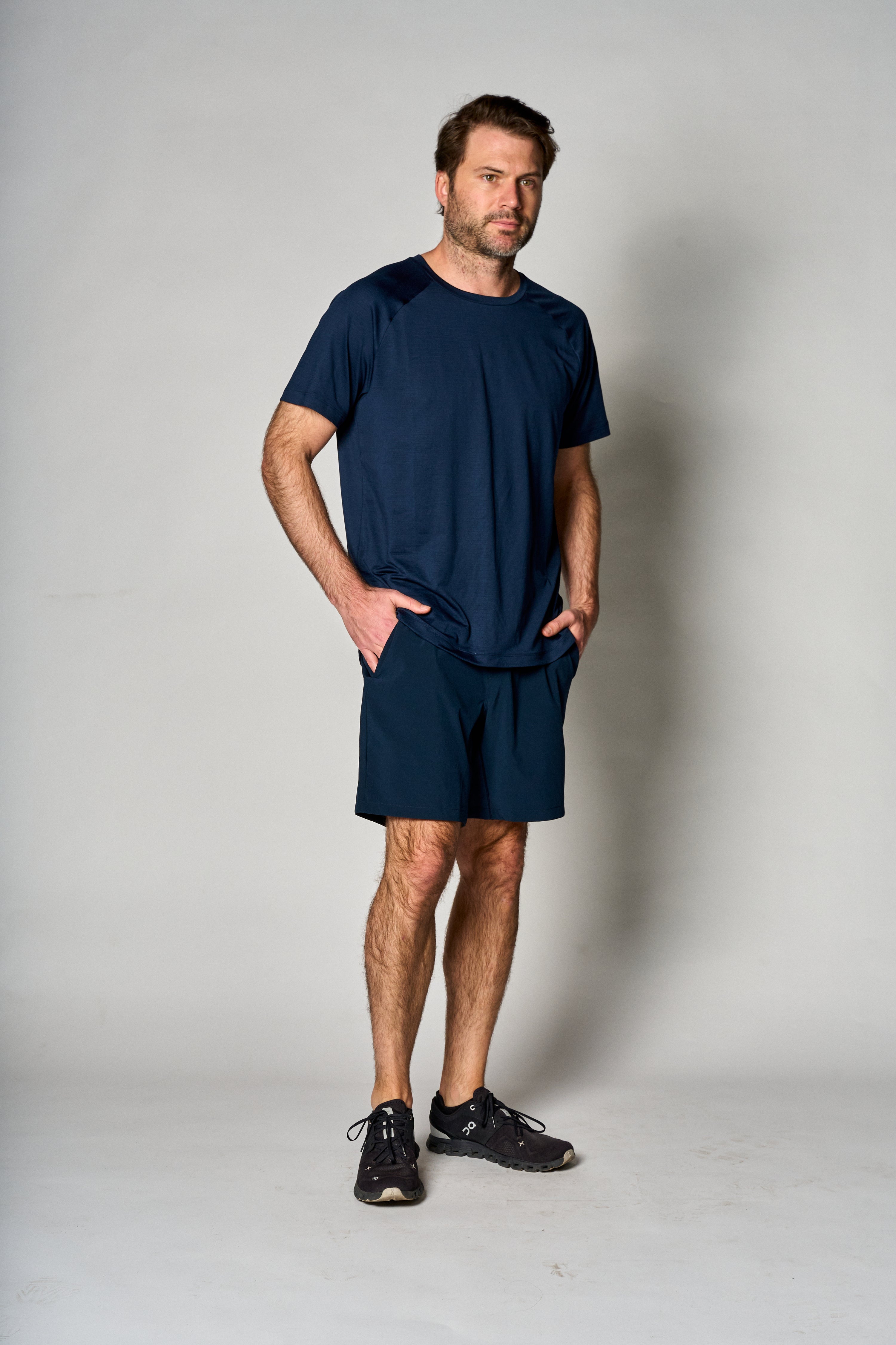 Short Core 7 pulgadas sin forro color azul marino - frente - La Forza Athletica