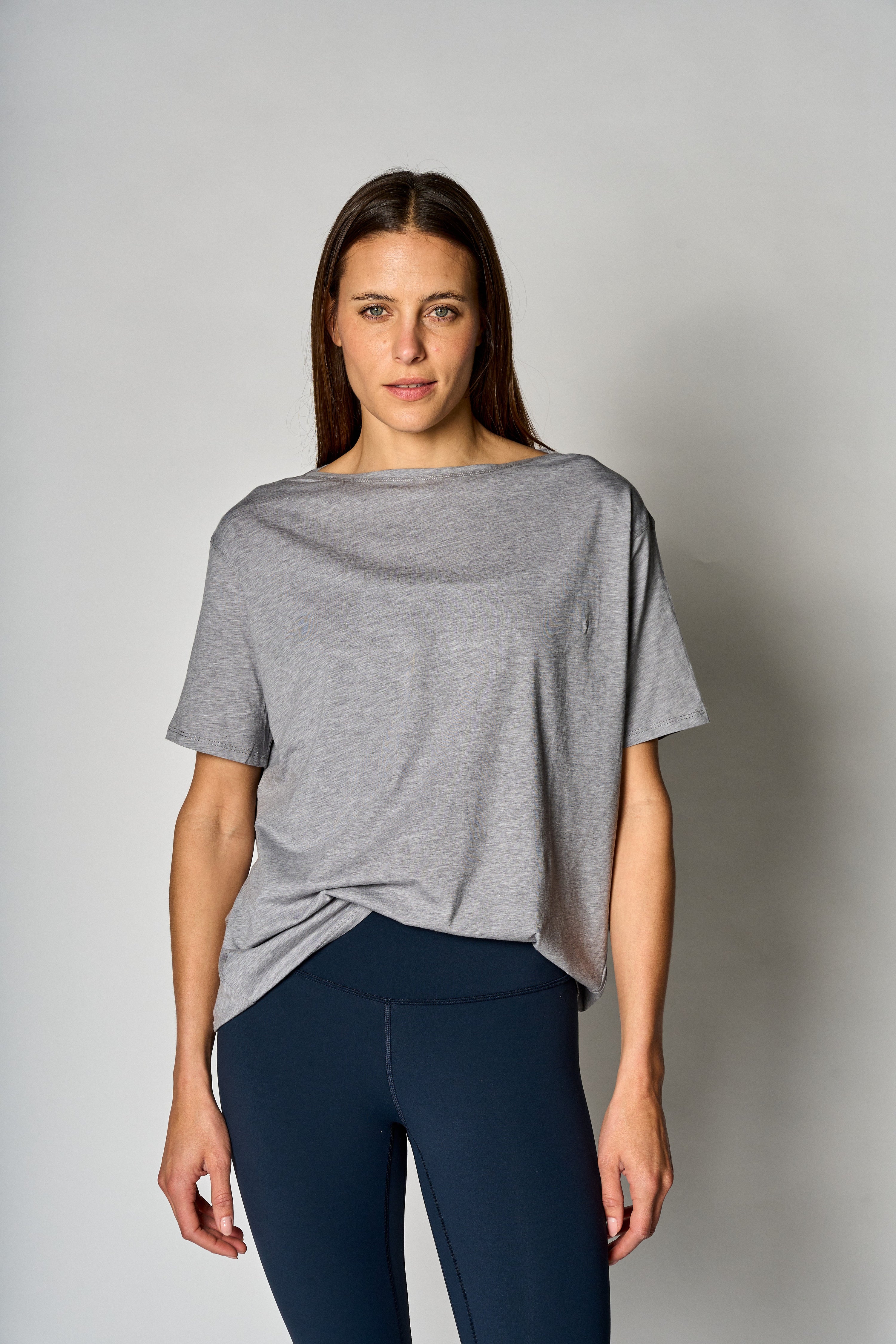 Polera básica de algodón Pima color gris - frente - La Forza Athletica