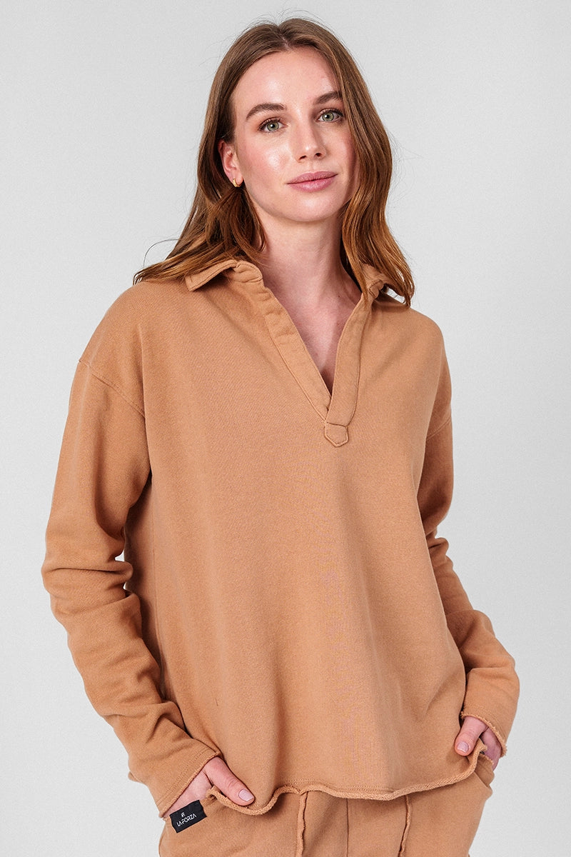 Poleras mujer Camel - Malibu Polo Sweatshir-Camel | La Forza Athletica