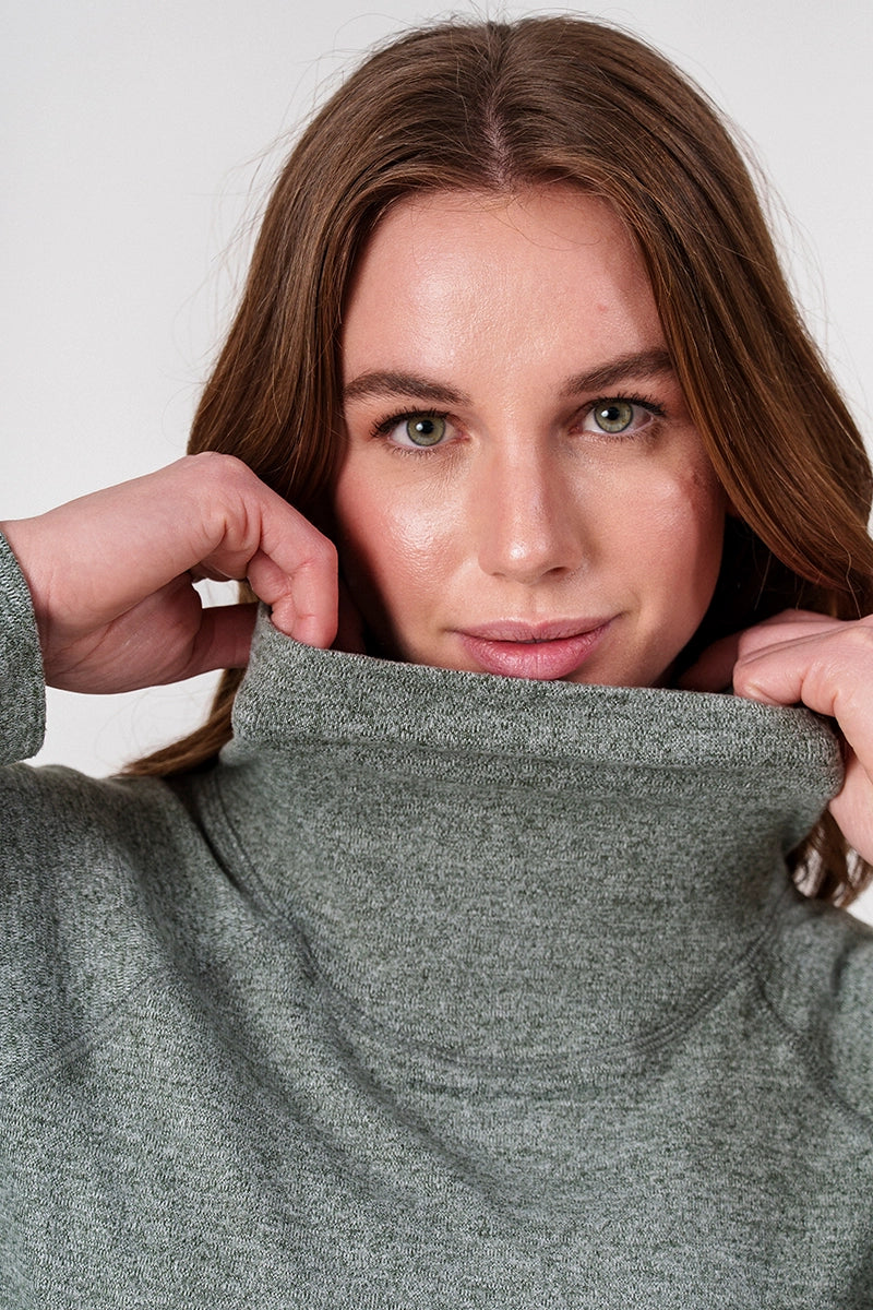 Polerones mujer Verde Musgo - La Forza Athletica Polerón Mujer Solana Soft Cowlneck Pullover - Verde M | La Forza